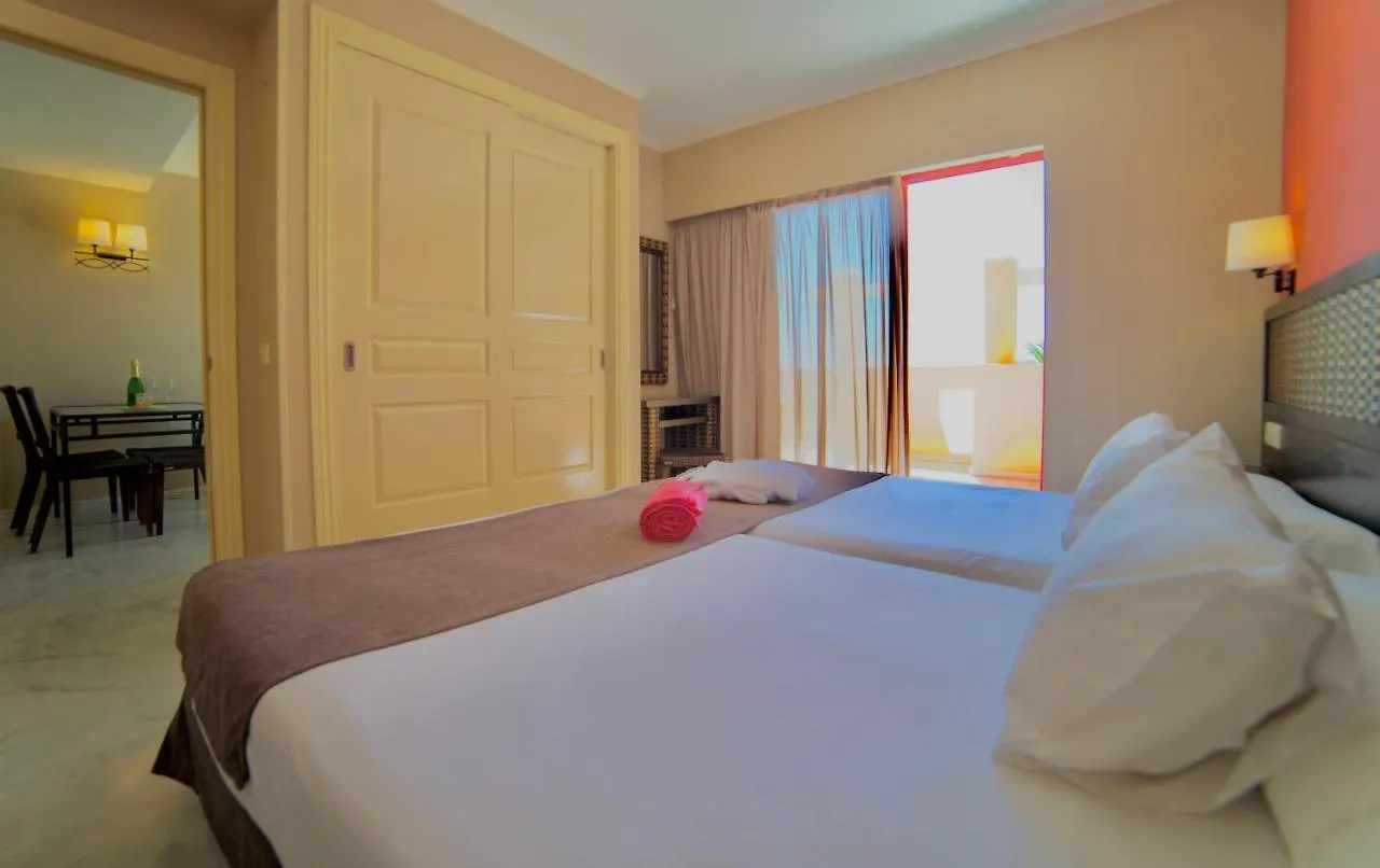 Holiday Premium Resort Benalmadena 4*,